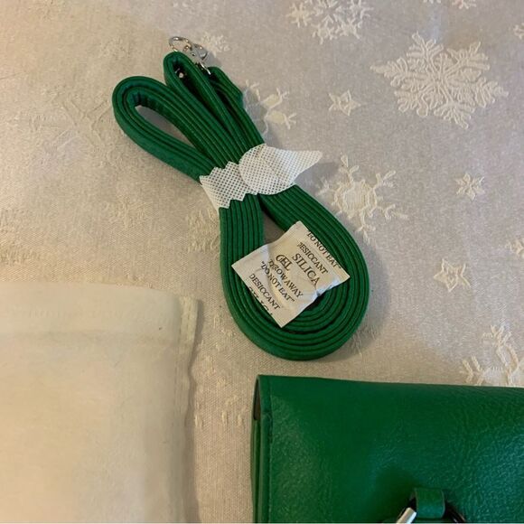 K Carrol Crossbody Wallet Cell Phone Handbag RFID Vegan Leather NWT Gorgeous - Picture 7 of 8